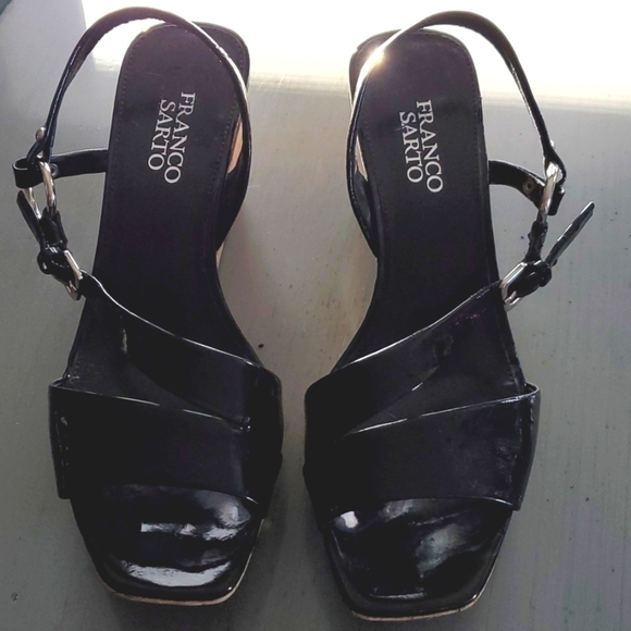 Franco Sarto- NWOB Women's Black strappy wedge Sandal heels Size 8 - Picture 1 of 8